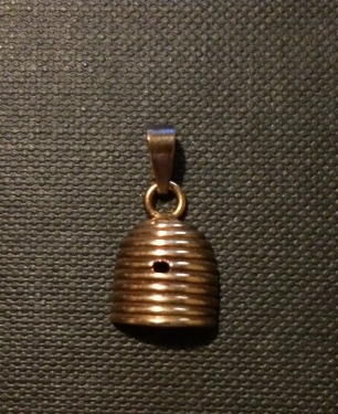 Gouden bijenkorf hanger