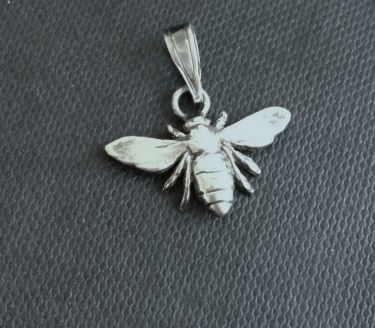Zilveren bij hanger